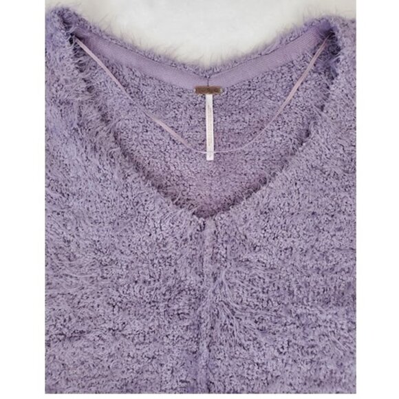 Free People Icing V-Neck Pullover Lavender Fuzzy Bouclé Knit Sweater Size S - Picture 5 of 11